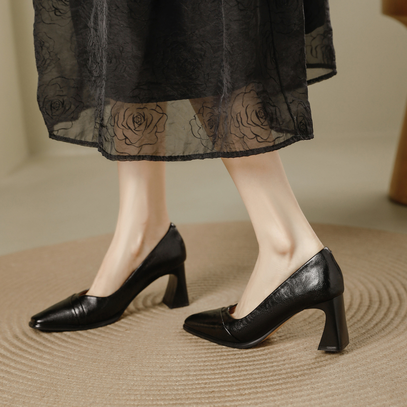 Női cipő négyszögletes orrú, vastag sarkú, slip-on, irodai viselet, retro stílus, 2026 tavasz, kényelmes mindennapi viselés