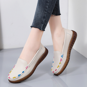 Félidőskorú nőknek készült bőr slip-on cipő, csúszásmentes, kényelmes lapos mokaszin típusú bean shoes, lélegző, alacsony kivágású