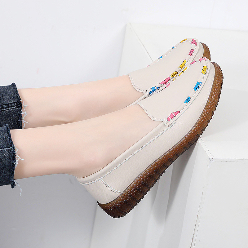 Félidőskorú nőknek készült bőr slip-on cipő, csúszásmentes, kényelmes lapos mokaszin típusú bean shoes, lélegző, alacsony kivágású