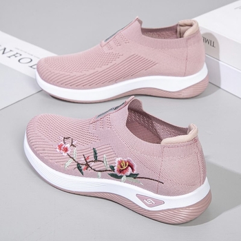 Férfiaknak tervezett tavasz–nyár Flyknit hímzett casual cipő, lélegző, csúszásmentes, sík talp