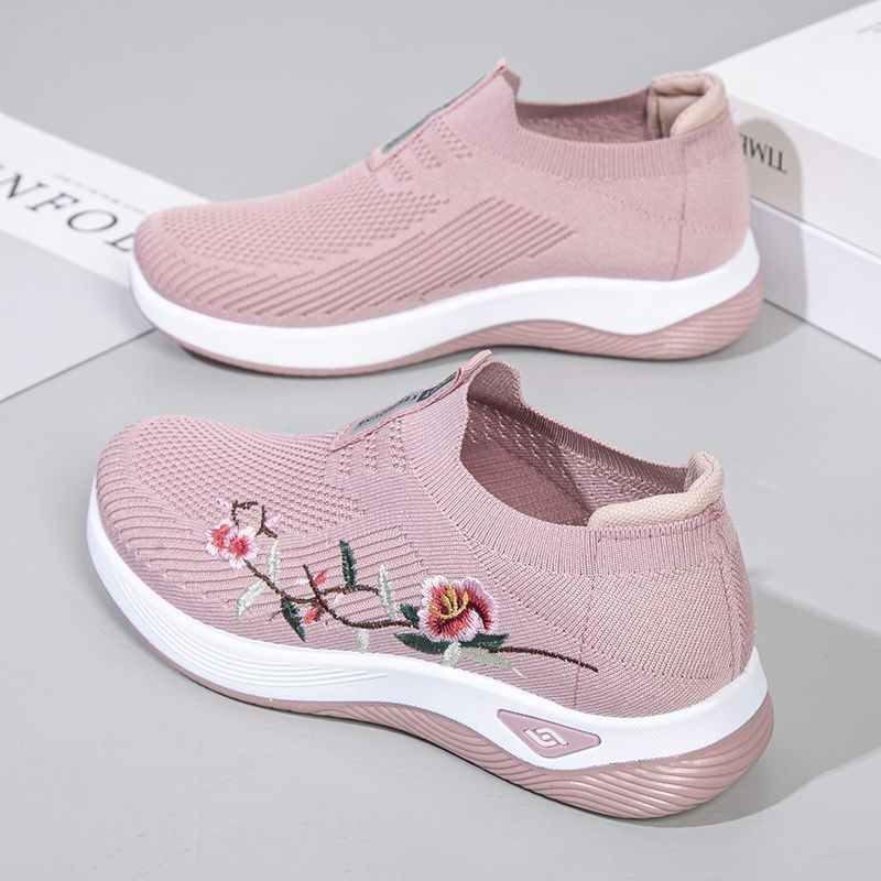 Férfiaknak tervezett tavasz–nyár Flyknit hímzett casual cipő, lélegző, csúszásmentes, sík talp