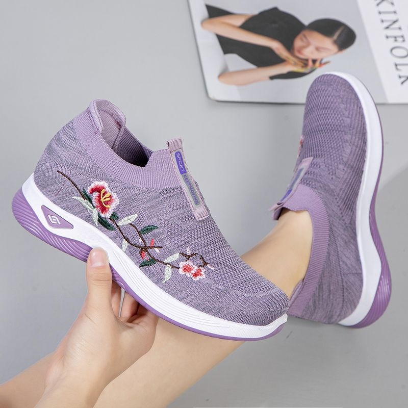 Férfiaknak tervezett tavasz–nyár Flyknit hímzett casual cipő, lélegző, csúszásmentes, sík talp