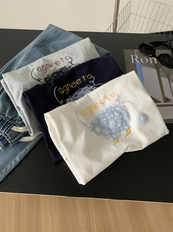 Ženski pamučni T‑shirt s vezom ovčice, karikativni motiv, opuštena silueta, kratki rukavi, okrugli izrez, ljeto, korejski retro stil