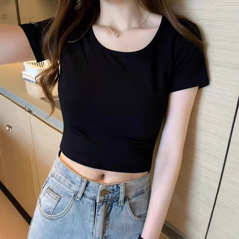 Ženski crni crop top s kratkim rukavima i okruglim izrezom, uski kroj, visok struk, otkriva trbuh, korejski stil, ljetni jednobojni top