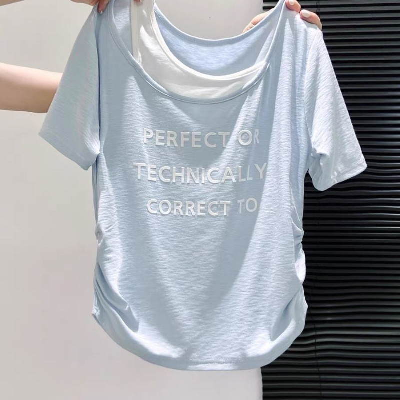 Ženski T-shirt s kosim ramenom i kratkim rukavima, iluzija dvodijelnog dizajna, uski kroj, ljetni model 2025