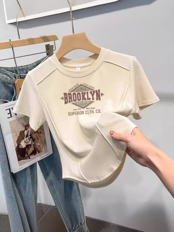 Ženski T-shirt od poliestera s kratkim rukavima, stilan i svestran ljetni top
