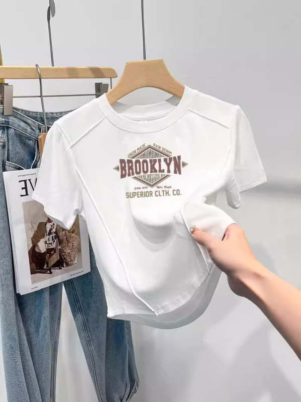 Ženski T-shirt od poliestera s kratkim rukavima, stilan i svestran ljetni top