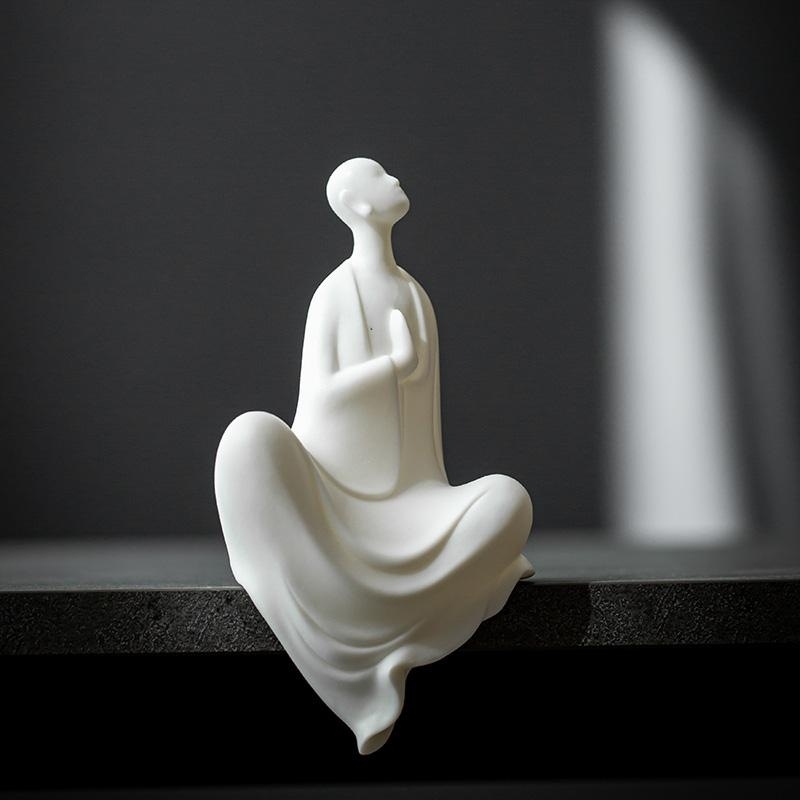 Dehua fehér porcelán Buddha – Zen kerámia tea pet, kis szerzetes gyökérfaragással, dekoráció a teaszobába