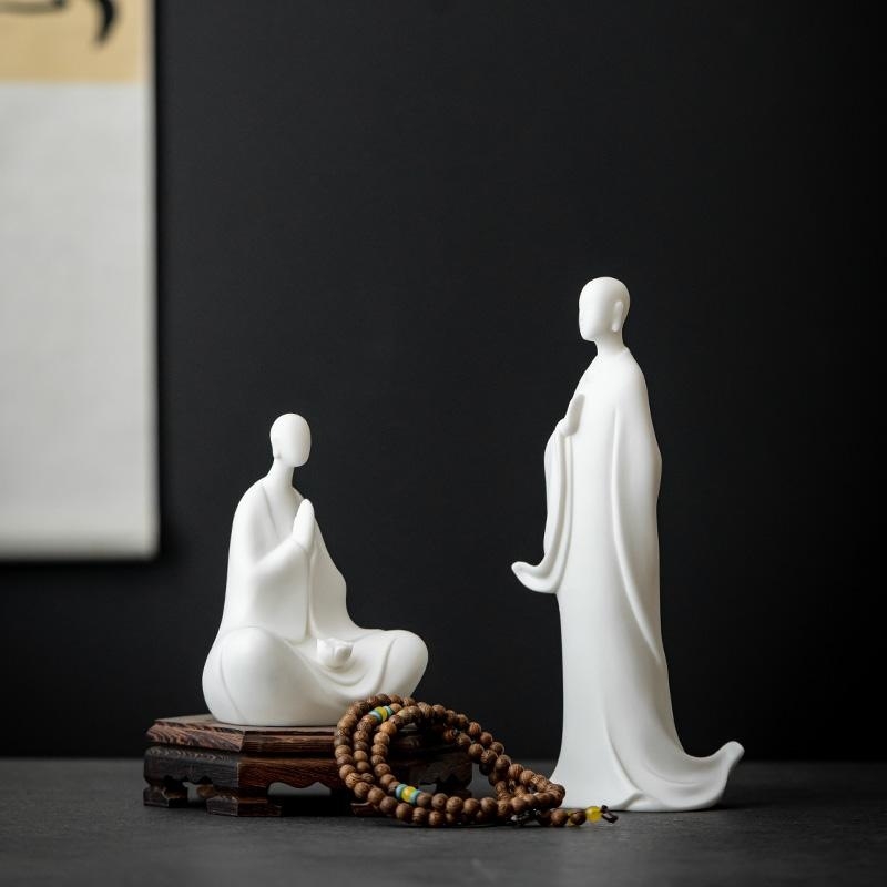 Dehua fehér porcelán Buddha – Zen kerámia tea pet, kis szerzetes gyökérfaragással, dekoráció a teaszobába