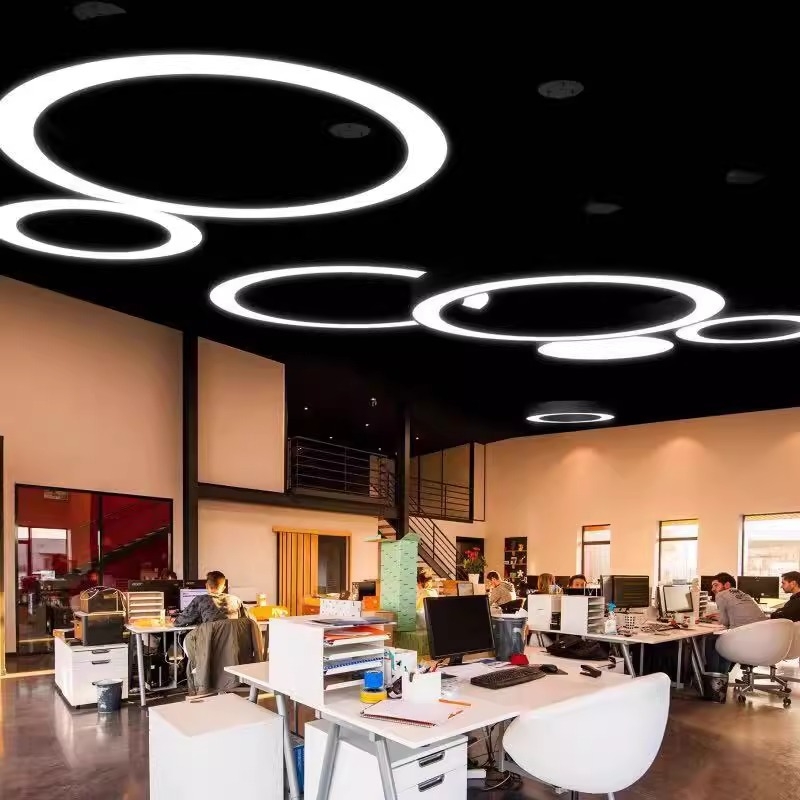 LED viseća rasvjeta za ured s prstenastim oblikom, industrijskog stila, IP44, 240 LED, 3000K/4500K/6500K, dimenzije 600×100×70 mm do 1200×100×70 mm