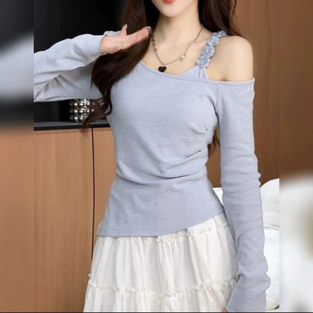 Tricou dama cu mânecă lungă, imprimeu floral, design patchwork, decolteu off-shoulder, croială slim.