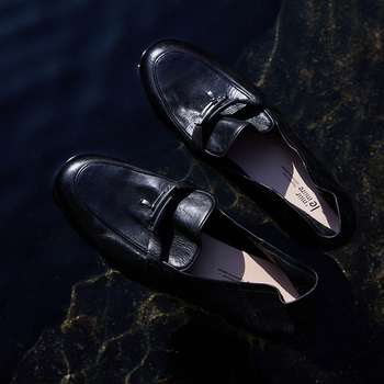 Tehénbőr slip-on loafer csattal (horsebit) – vintage brit stílus, nőknek