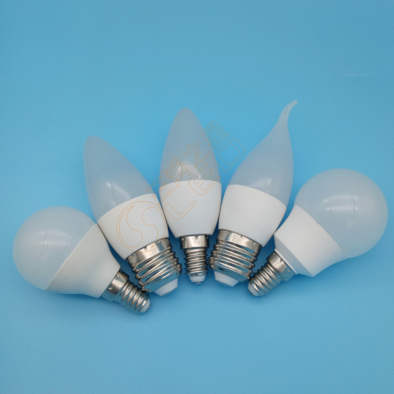 LED žarulja C37G45 s plastičnim premazom od aluminija, konstantni tok, podesiva jačina svjetla, E12/E14 i B22 navojne utičnice