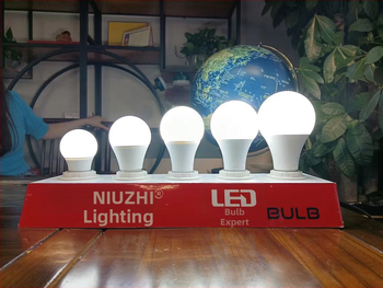 LED žarulja s bazama E27 i B22, energetski uštedna, izuzetno svijetla, senzor zvuka i svjetla, A klasa
