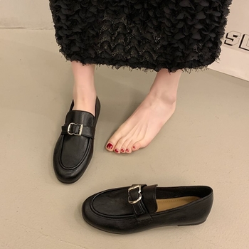 Női bőrből készült loaferek retro stílusban, övcsattal, slip-on, alacsony sarokkal, koreai dizájn