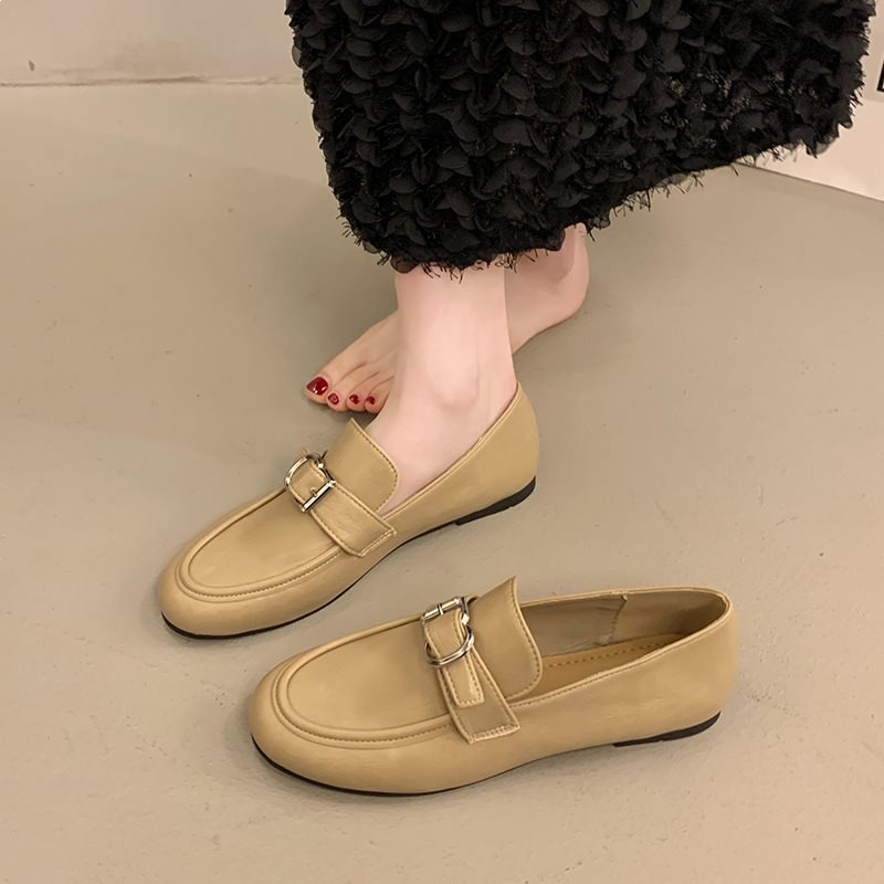 Női bőrből készült loaferek retro stílusban, övcsattal, slip-on, alacsony sarokkal, koreai dizájn