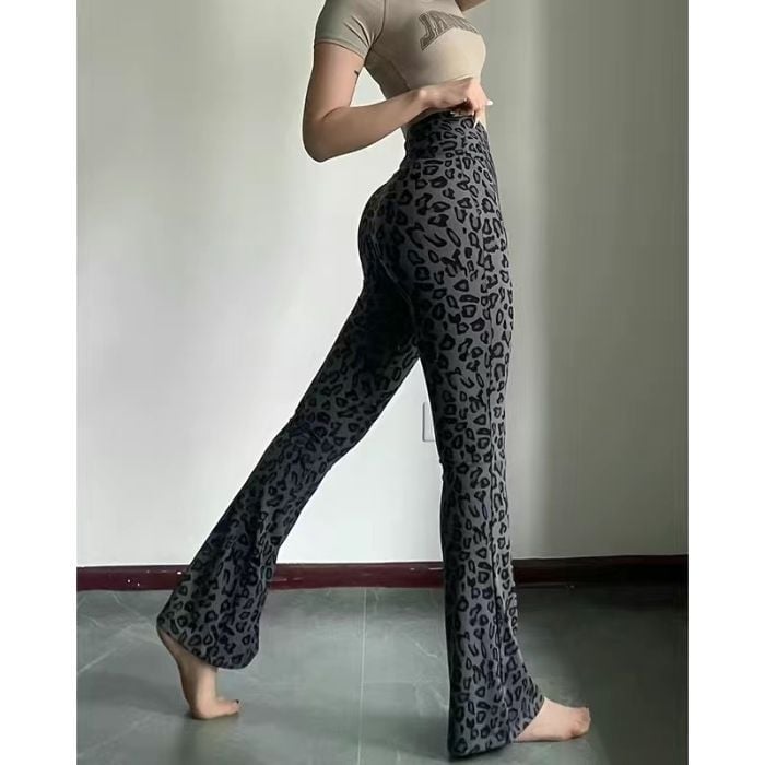 Proširena verzija leopard print joga hlača, prozračne, produžuju noge, blago širećeg kroja, visokim strukom, za sport i pilates, do poda, tijesne za žene