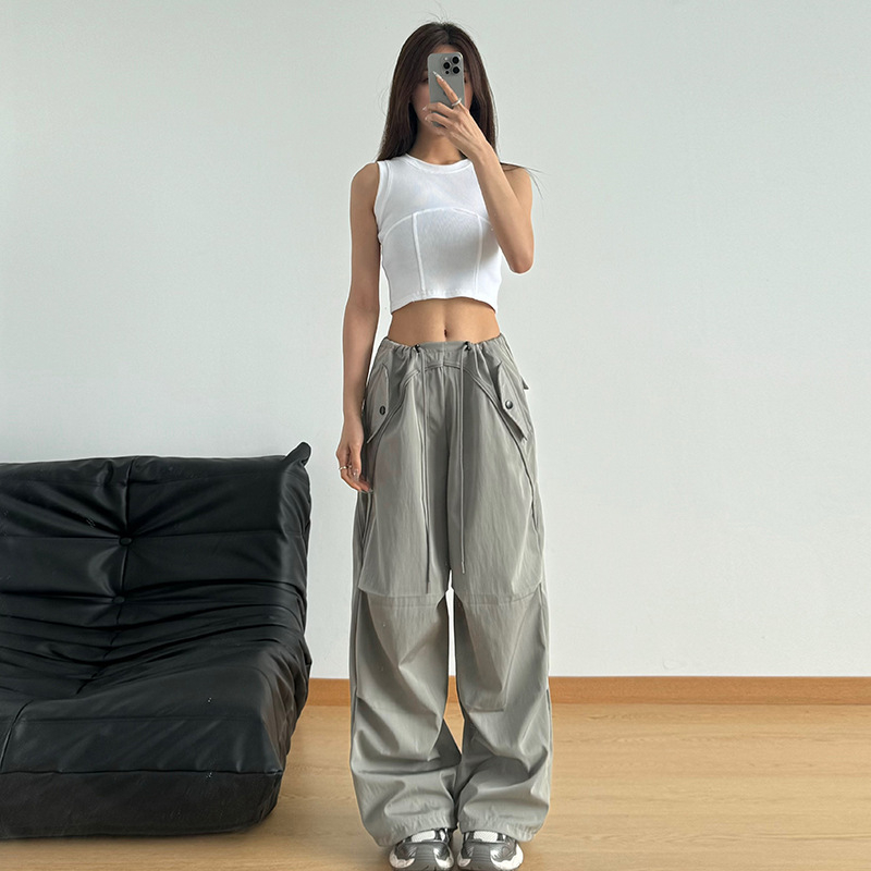 Ženske cargo hlače s kaišićem i plisiranim dijelovima, ravni kroj, retro stil, ljetne 2024 casual padobranske hlače, niski struk, svestrana moda