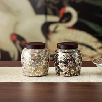 Porcelanska čajna posuda s motivom malog tratinčeka, zlatnim i srebrnim ugradnjama, zatvorena, za skladištenje čaja