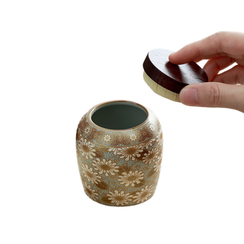 Porcelanska čajna posuda s motivom malog tratinčeka, zlatnim i srebrnim ugradnjama, zatvorena, za skladištenje čaja