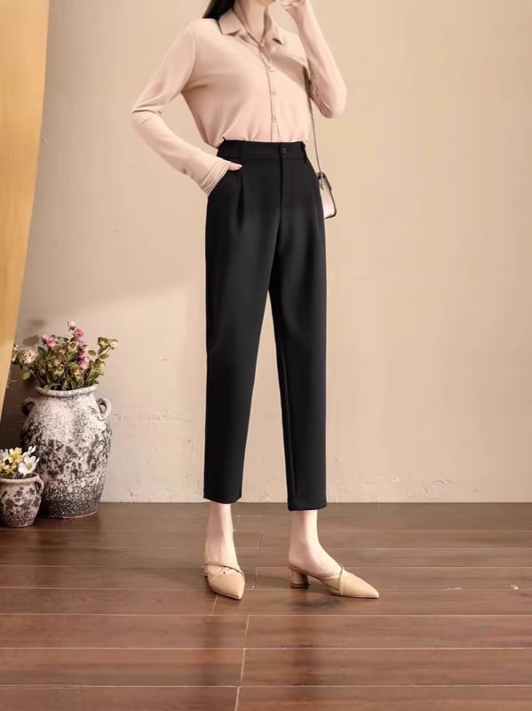 Pantaloni de costum pentru femei - Primăvara 2026, croi drapat, picior în formă de morcov, croială slim, potriviți pentru siluete mici