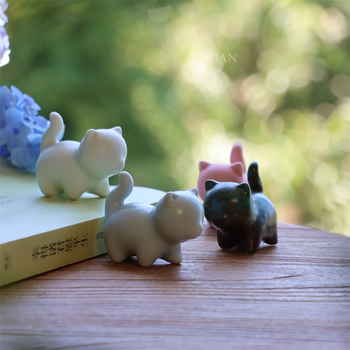 Vintage mini porcelán tea-pet: aranydrótos cicával, dekoratív figura és tolltartó
