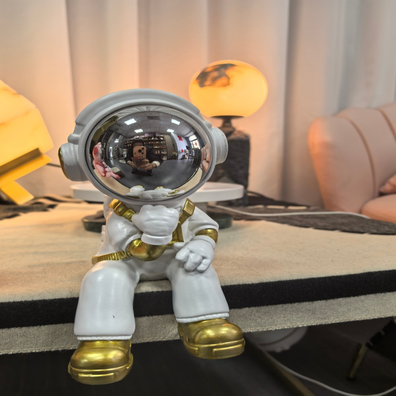 Astronaut u sjedećem položaju – figura od smole, moderni minimalistički dekor za dnevni boravak, TV komoda, polica za vino i knjige, hodnik
