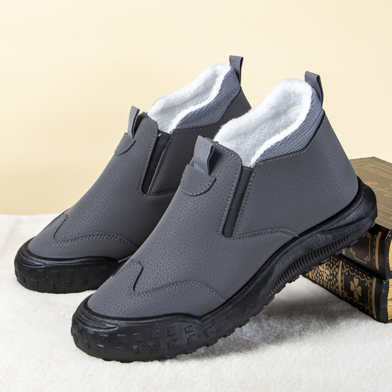 Férfi téli papucs fleece béléssel, könnyű, slip-on stílusú, meleg mindennapi házi cipő.