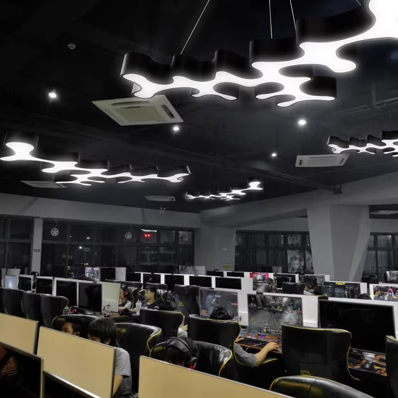 Industrijski stil – nepravilna LED linijska viseća svjetiljka za lobby, recepciju, teretanu ili kafić