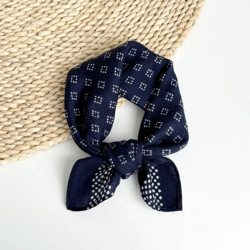 Vintage vuneni kvadratni šal, 65×65 cm, lagan i topao, poslovni casual stil, unisex