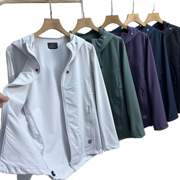Könnyű kültéri softshell kabát férfiaknak, szél- és vízálló, kapucnival, minimalist stílusban