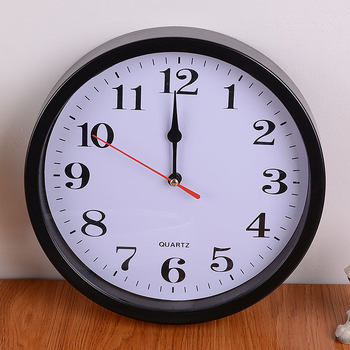 Európai antik stílusú falióra, minimalist design a nappaliba és a hálószobába
