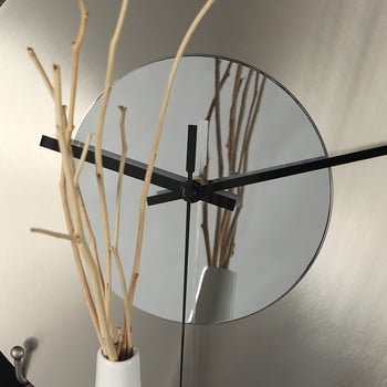 Ceas de perete creativ din metal – argintiu, cadran circular oglindit, stil industrial nordic, mișcare silențiоasă, pentru sufragerie