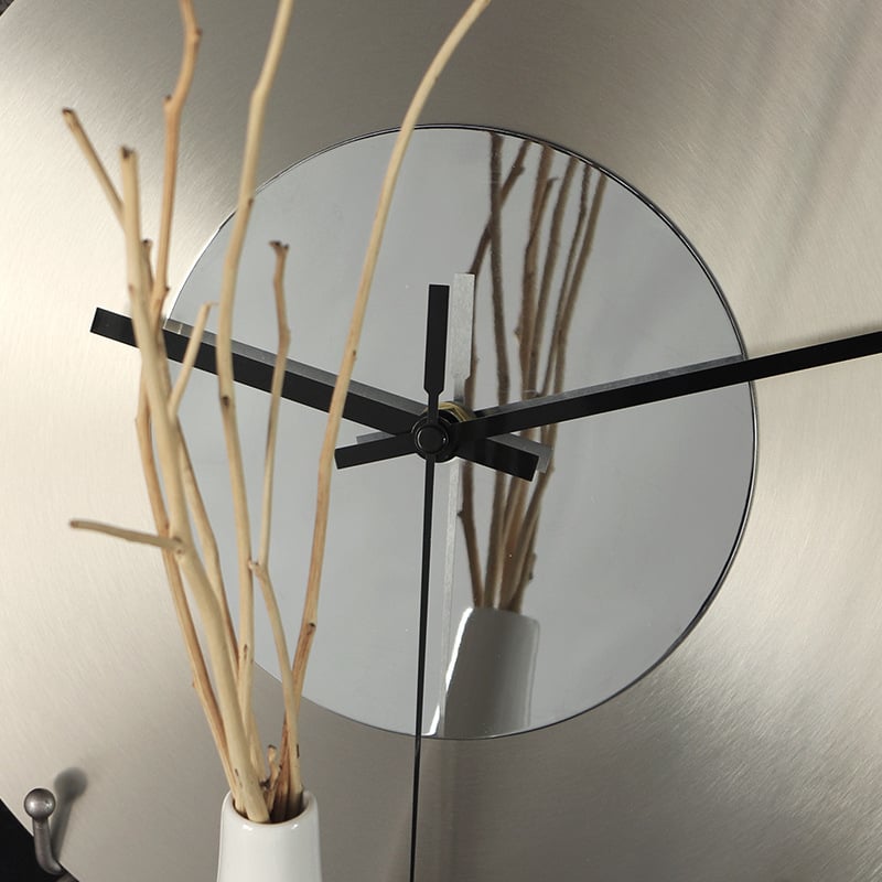 Ceas de perete creativ din metal – argintiu, cadran circular oglindit, stil industrial nordic, mișcare silențiоasă, pentru sufragerie