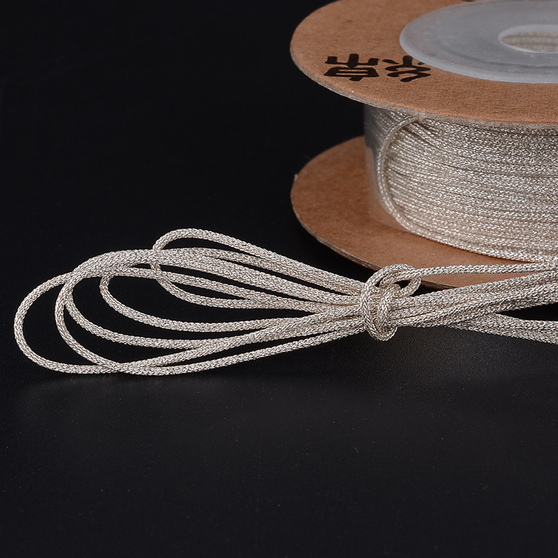 DIY pleteni konac sa zlatnim i srebrnim vlaknima za izradu nakita