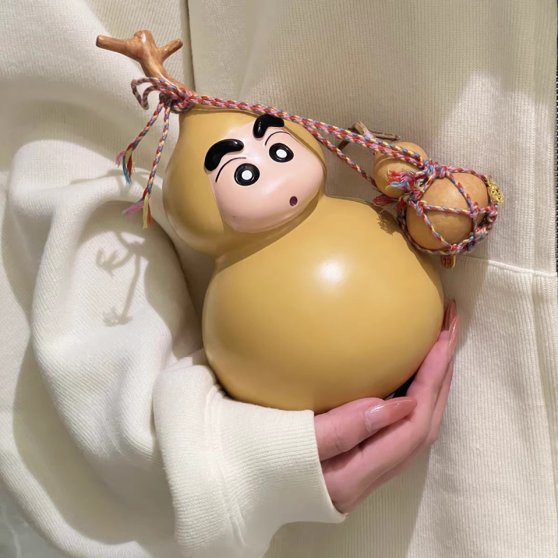 Crayon Shin-Chan ukrasna figurica za stolni prostor – kolekcionarski komad, moderna dekoracija, poklon