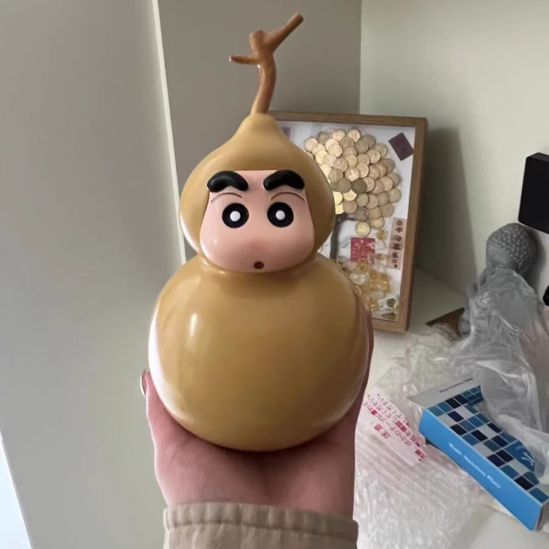 Crayon Shin-Chan ukrasna figurica za stolni prostor – kolekcionarski komad, moderna dekoracija, poklon