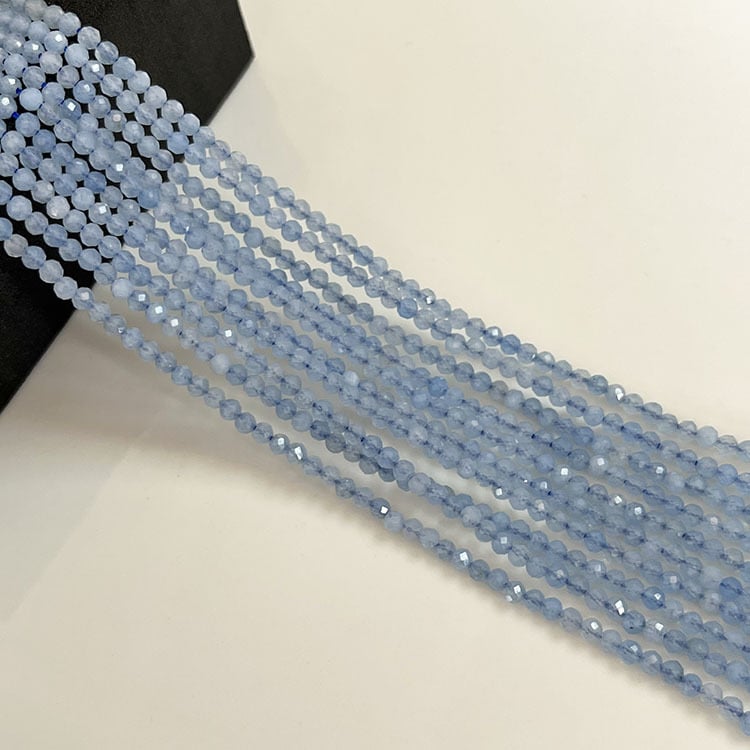 Természetes akvamarin facettált gyöngyök DIY nyaklánchoz — ékszer alkatrészek