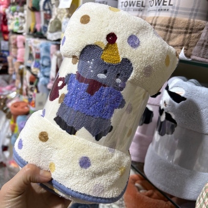 Prosop drăguț, gros, pentru baie și plajă, cu o absorbție mai bună decât bumbacul, nu lasă scame, pentru cupluri și copii, uscare rapidă, din fleece coral