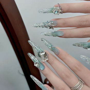 Spring Mountain Cold Moon: Ručno izrađene prozirne nosive nokte s motivom leptira, elegantan stil