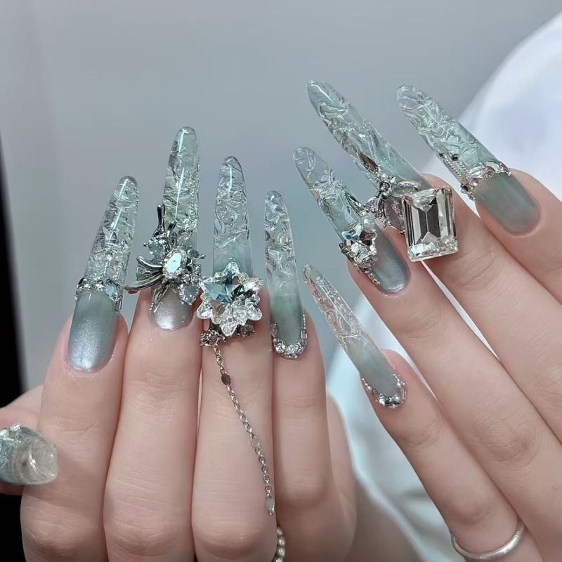 Spring Mountain Cold Moon: Ručno izrađene prozirne nosive nokte s motivom leptira, elegantan stil