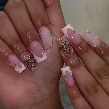 Ružičasti francuski nokti za nanošenje, 3D cvjetni ljetni nail art, srednje dužine kvadratni vrhovi