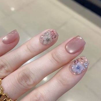Nova proljetno-ljetna ručno izrađena Cat Eye manikura s osušenim cvijećem i staklenim perlicama, visokokvalitetan učinak izbjeljivanja, elegantan manicure, uklonjive naljepnice