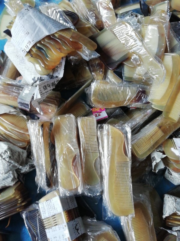 Češalj od ovčjeg roga, miješani paket, duljina 10–14 cm