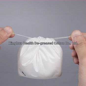 100 g balenie malých bavlnených roliek na odstraňovanie make-upu