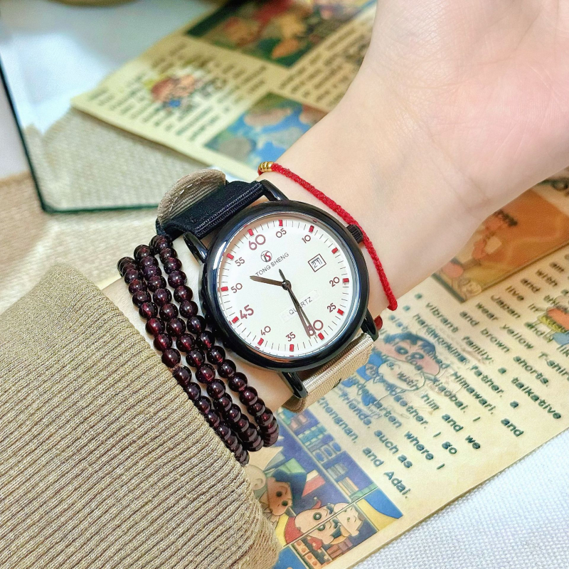 Tongsheng detský hodinky: všestranné, vodotesné, tichý quartz, unisex na skúšky, s kalendárom a nylonovým remienkom