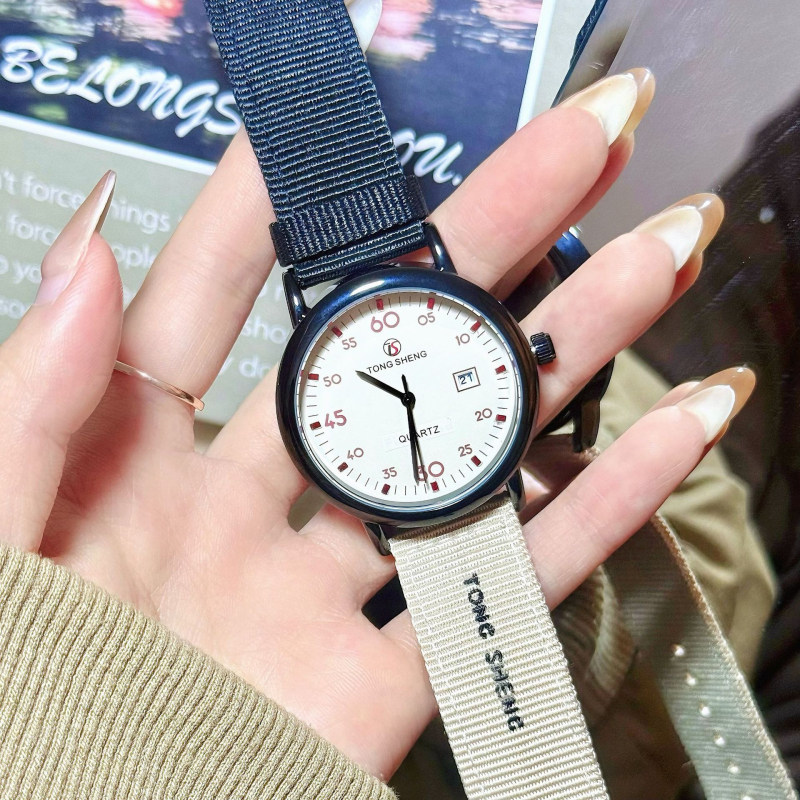 Tongsheng detský hodinky: všestranné, vodotesné, tichý quartz, unisex na skúšky, s kalendárom a nylonovým remienkom