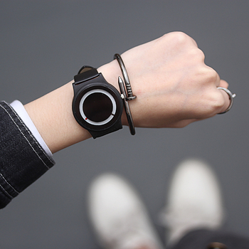 Koncepčné hodinky s ciferníkom bez ručičiek a značiek – unisex, korejský štýl, minimalistické pre pár
