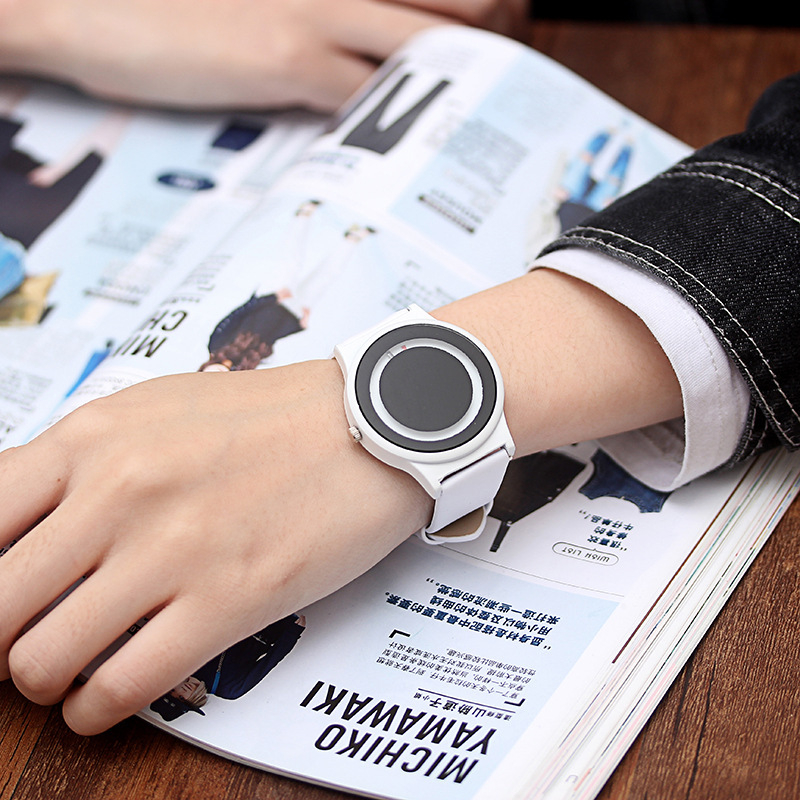 Koncepčné hodinky s ciferníkom bez ručičiek a značiek – unisex, korejský štýl, minimalistické pre pár
