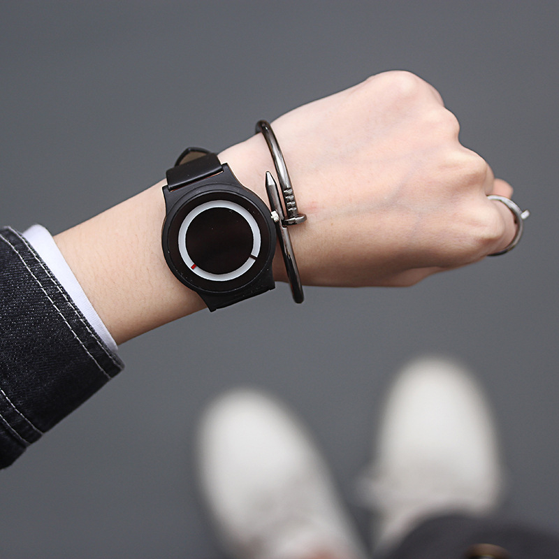 Koncepčné hodinky s ciferníkom bez ručičiek a značiek – unisex, korejský štýl, minimalistické pre pár